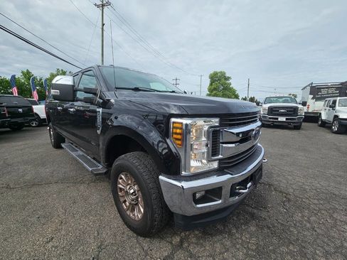 Used 2019 Ford F350 XLT w/ XLT Premium Package AWD/4WD image 7