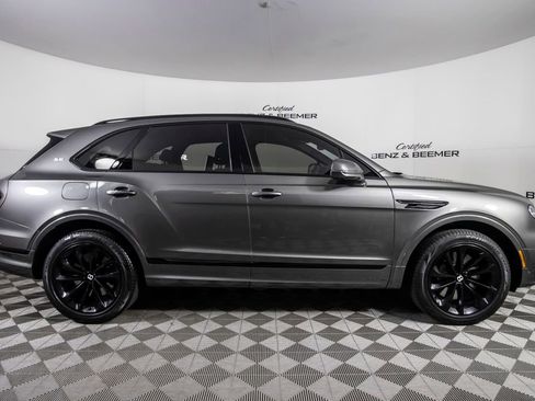 Used 2022 Bentley Bentayga image 7
