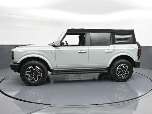 Used 2022 Ford Bronco Outer Banks image 5