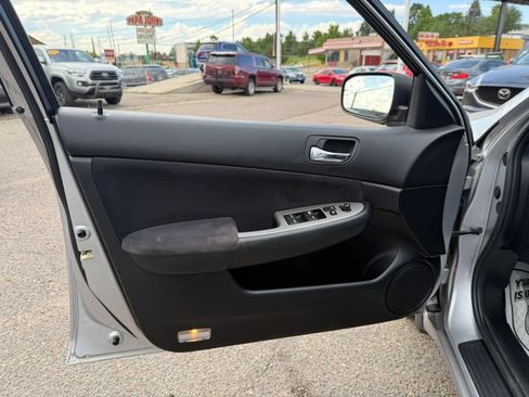 Used 2004 Honda Accord EX image 12