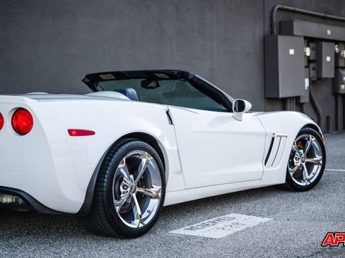 Used 2013 Chevrolet Corvette Grand Sport w/ 4LT Preferred Equipment Group RWD image 51