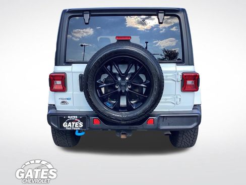 Used 2023 Jeep Wrangler Unlimited Sahara AWD/4WD image 8