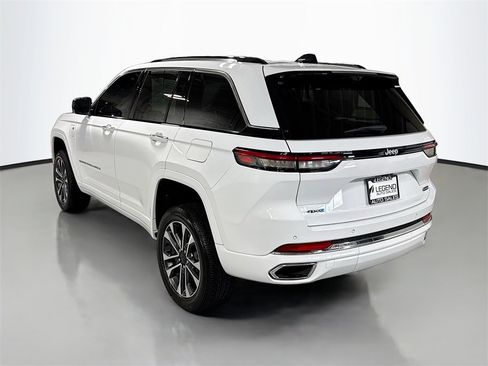 Used 2023 Jeep Grand Cherokee Overland w/ Advanced Protech Group III image 9