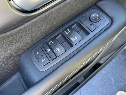 New 2026 Chrysler Pacifica Select image 27