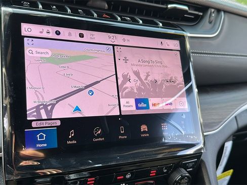 New 2025 Jeep Grand Cherokee Limited w/ Trailer Tow Package image 20