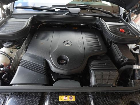 Used 2025 Mercedes-Benz GLS 450 4MATIC image 23