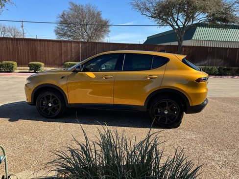 Used 2024 Dodge Hornet GT w/ GT Blacktop Package image 11