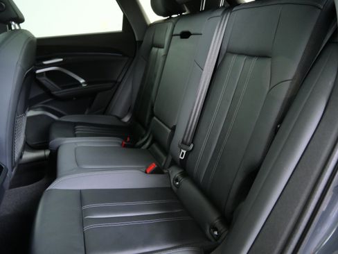 Used 2025 Audi Q5 Premium w/ Convenience Package AWD/4WD image 17