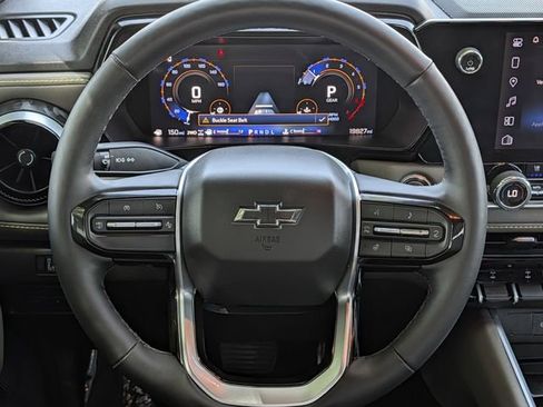 Used 2025 Chevrolet Colorado ZR2 w/ Technology Package image 13