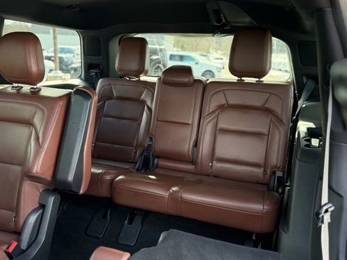 Used 2025 Lincoln Navigator Reserve image 24