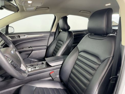Used 2019 Ford Fusion SEL image 21