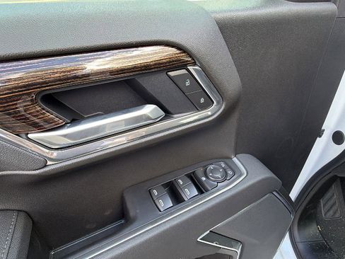 New 2026 GMC Sierra 1500 Elevation image 16