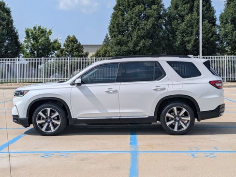 Certified 2023 Honda Pilot Touring image 9