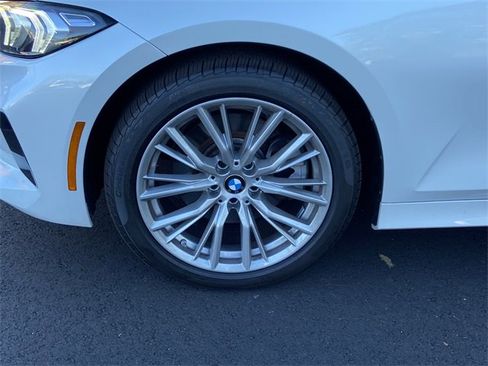 Certified 2023 BMW 330i xDrive Sedan w/ Convenience Package image 10