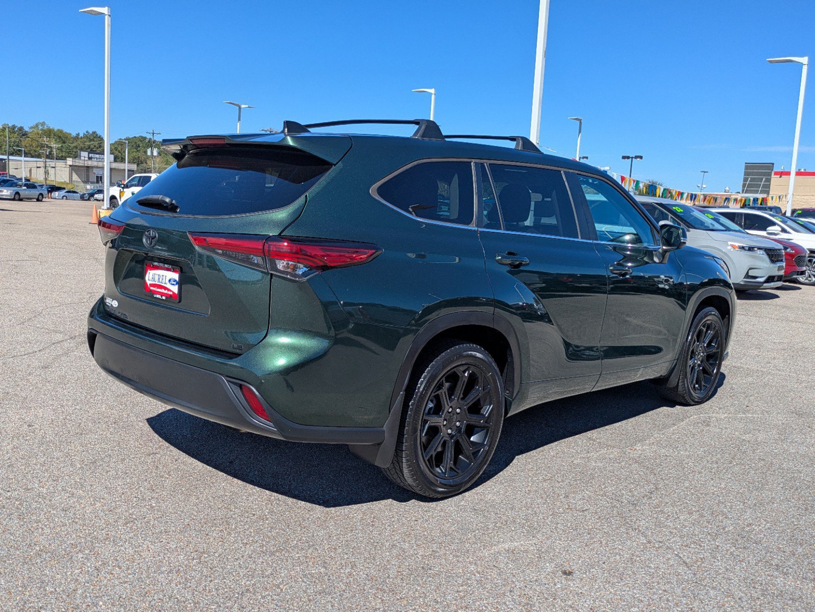 Used 2023 Toyota Highlander L FWD image 7
