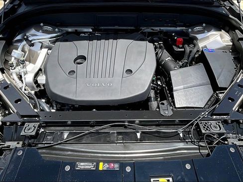 New 2026 Volvo XC60 B5 Ultra w/ Protection Package Premier image 23