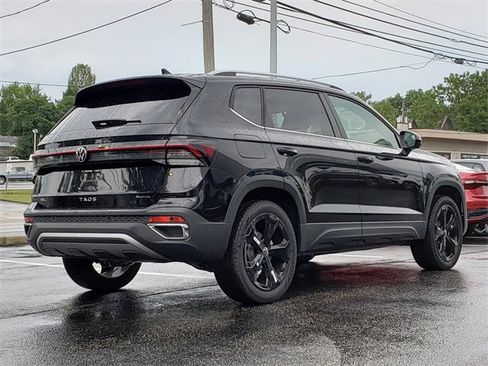 New 2025 Volkswagen Taos SEL image 3