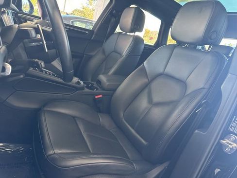 Used 2023 Porsche Macan image 21