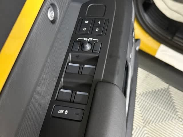 New 2026 Land Rover Defender 110 Trophy Edition AWD/4WD image 28