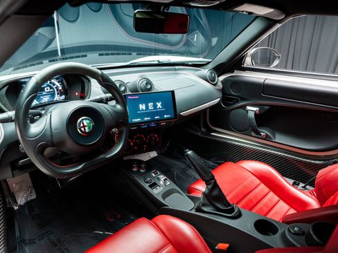 Used 2015 Alfa Romeo 4C Coupe w/ Leather Interior Group image 4