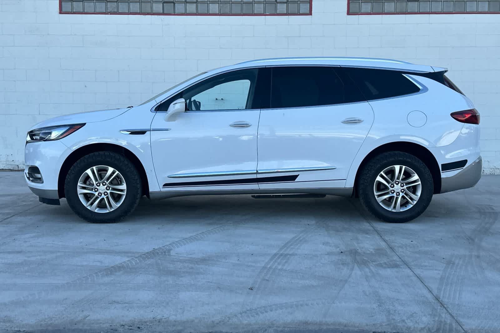 Used 2021 Buick Enclave Essence FWD image 6