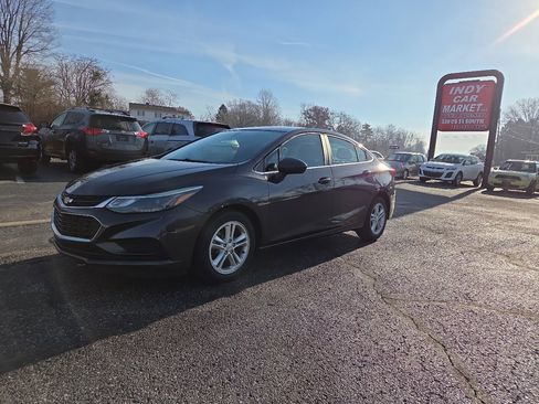 Used 2017 Chevrolet Cruze LT image 1