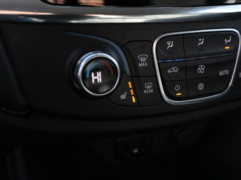 Used 2018 Chevrolet Traverse LT image 25