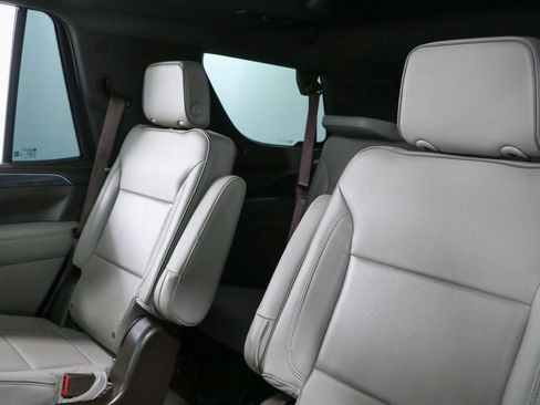 Used 2022 GMC Yukon SLT w/ SLT Premium Package RWD image 28