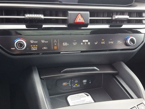 New 2026 Kia Sportage SX Prestige AWD/4WD image 17