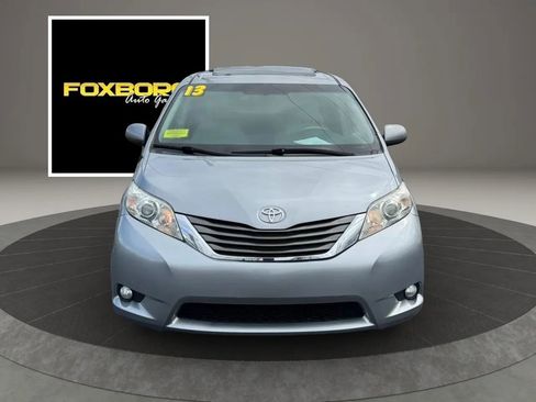 Used 2013 Toyota Sienna XLE FWD image 2