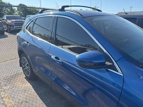 Used 2022 Ford Escape Titanium w/ Titanium Premium Package FWD image 22