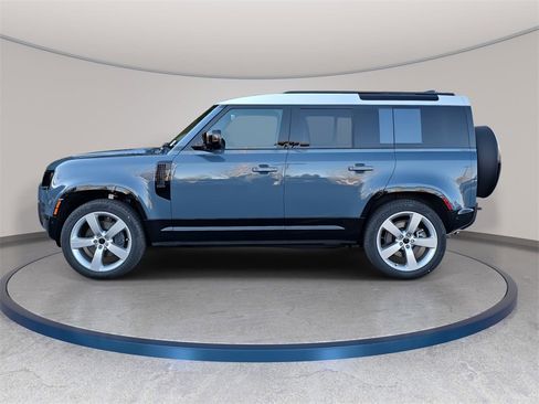 New 2026 Land Rover Defender 110 X-Dynamic SE image 8