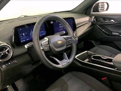 Used 2025 Chevrolet Equinox LT AWD/4WD image 15
