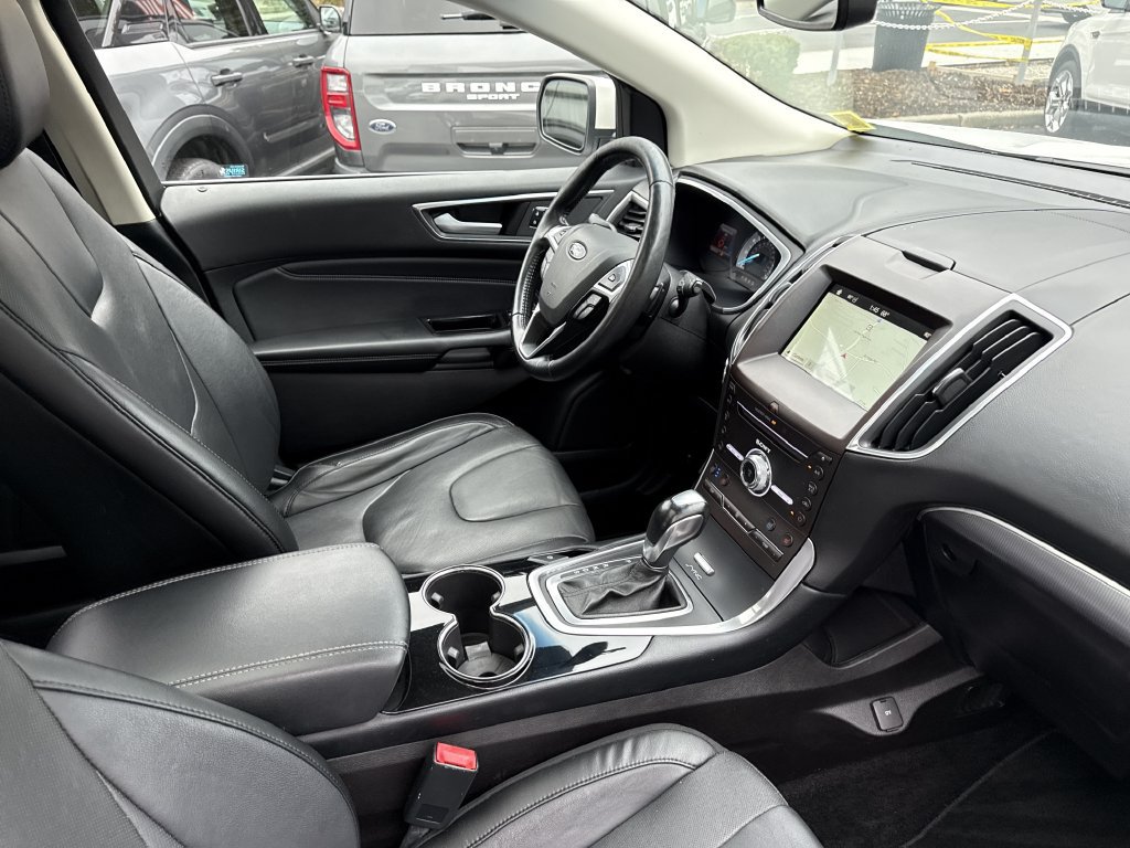 Used 2017 Ford Edge Titanium w/ Equipment Group 301A AWD/4WD image 38