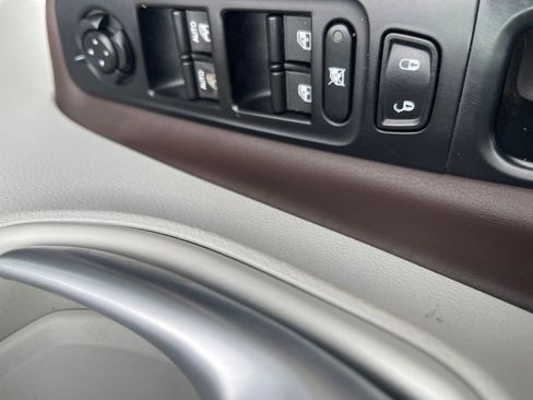 Used 2016 Jeep Renegade Limited image 16