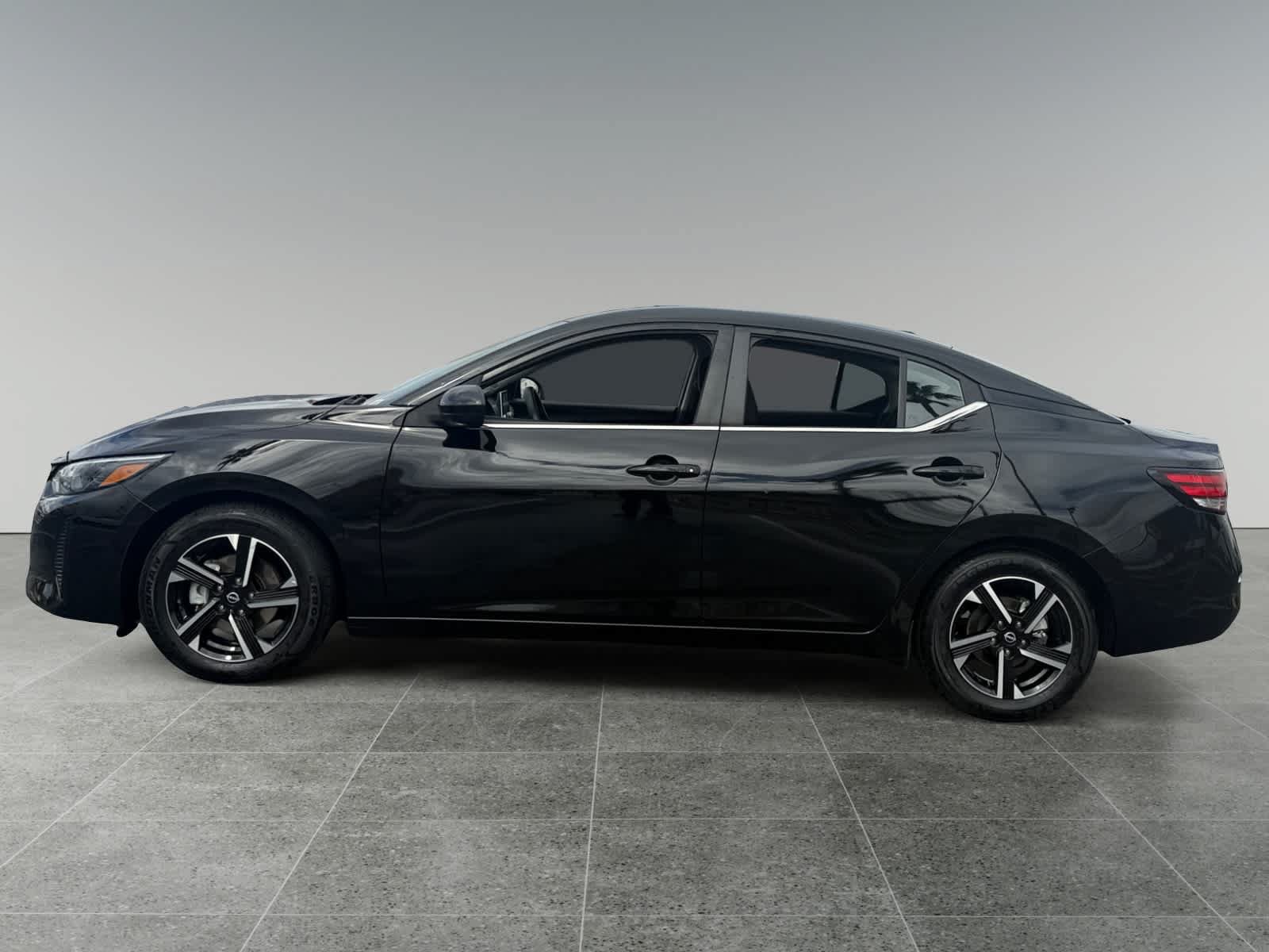 Used 2024 Nissan Sentra SV FWD image 2