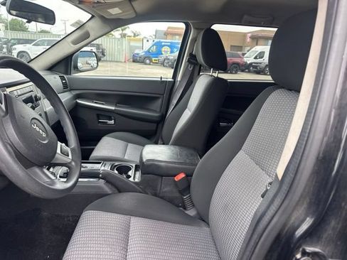 Used 2009 Jeep Grand Cherokee Laredo RWD image 9