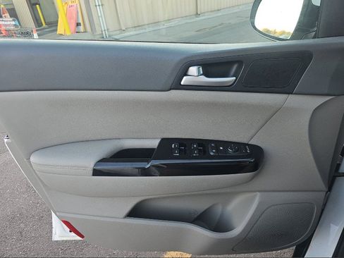 Used 2018 Kia Sportage EX image 26