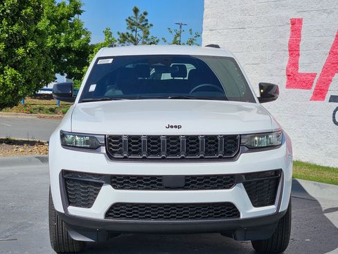 New 2026 Jeep Grand Cherokee L 4WD image 2