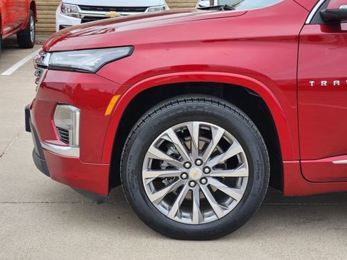 Used 2023 Chevrolet Traverse Premier FWD image 15