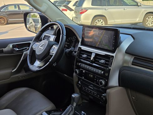 Used 2022 Lexus GX 460 Luxury w/ Accessory Package AWD/4WD image 27
