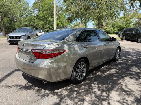 Used 2017 Toyota Camry XLE FWD image 6