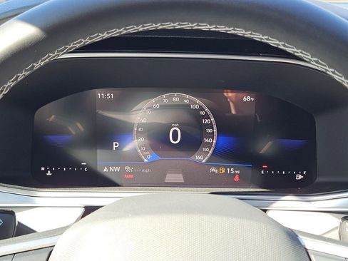 New 2026 Volkswagen Taos SE FWD image 10