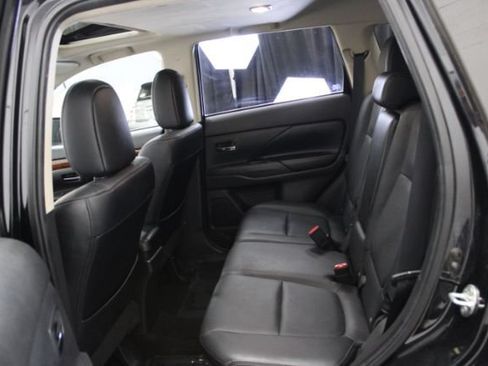 Used 2014 Mitsubishi Outlander GT AWD/4WD image 23