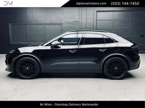 Used 2024 Porsche Macan 4 Electric w/ Premium Package AWD/4WD image 3
