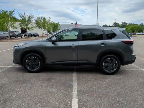 Used 2025 Nissan Rogue SV FWD image 7
