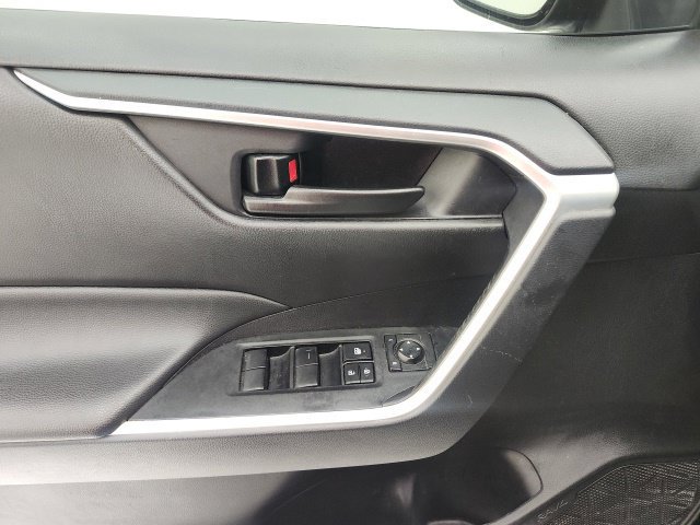 Used 2025 Toyota RAV4 LE FWD image 11