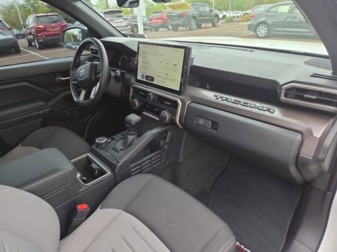 Used 2024 Toyota Tacoma TRD Off-Road AWD/4WD image 17