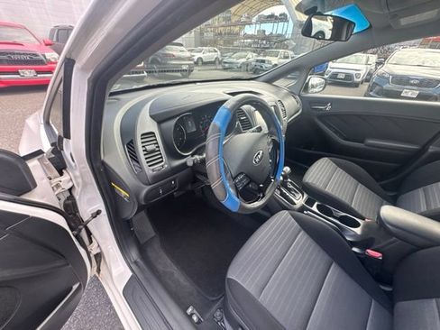 Used 2018 Kia Forte S FWD image 17