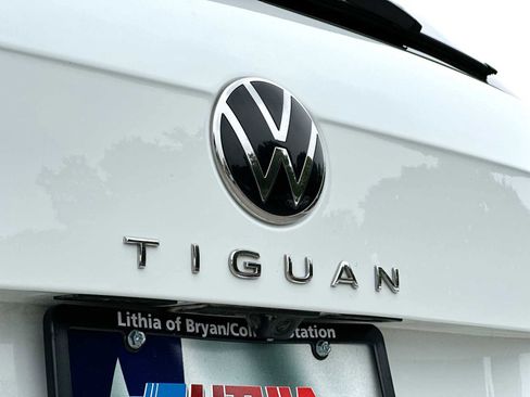 Used 2024 Volkswagen Tiguan SE FWD image 15